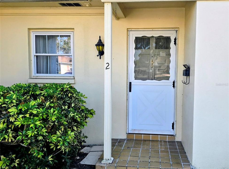 待售: $98,000 (1 贝兹, 1 浴室, 974 平方英尺)