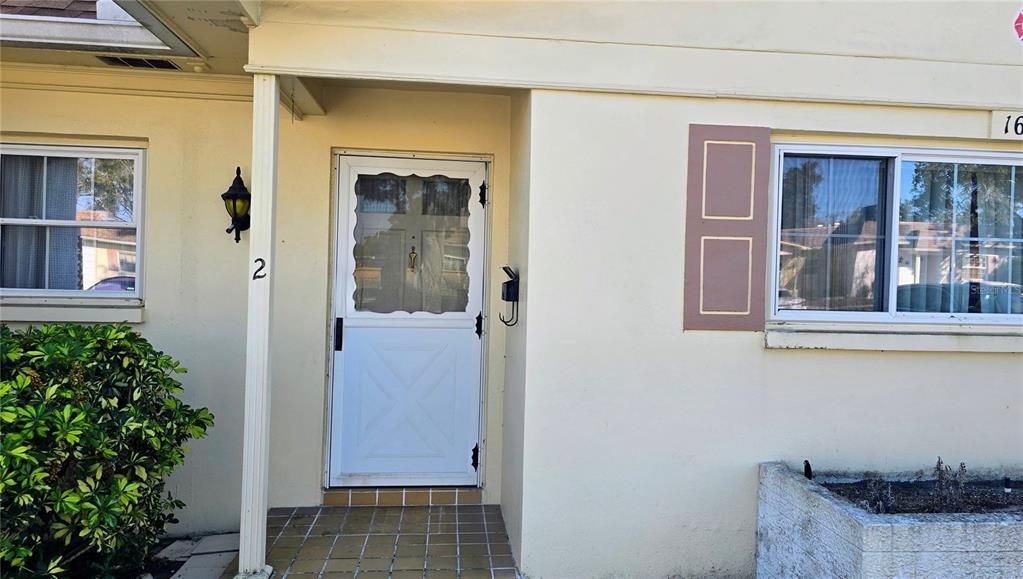 待售: $98,000 (1 贝兹, 1 浴室, 974 平方英尺)