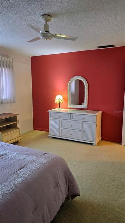 待售: $98,000 (1 贝兹, 1 浴室, 974 平方英尺)