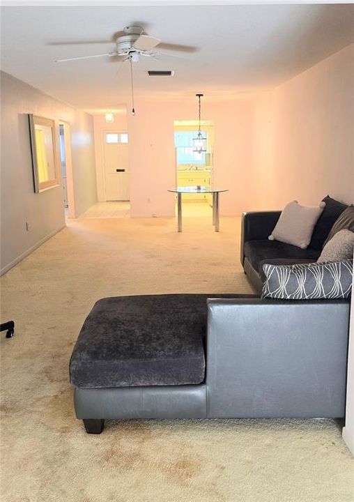 待售: $98,000 (1 贝兹, 1 浴室, 974 平方英尺)