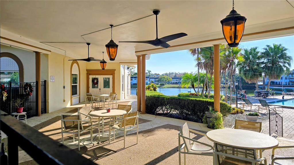 待售: $98,000 (1 贝兹, 1 浴室, 974 平方英尺)