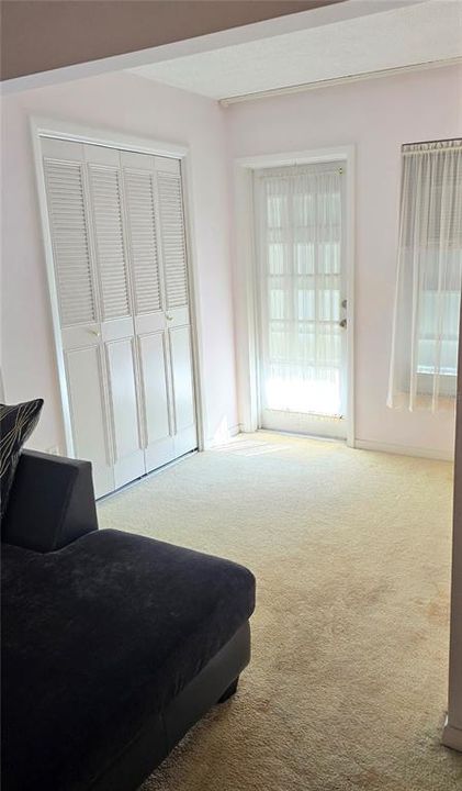 待售: $98,000 (1 贝兹, 1 浴室, 974 平方英尺)