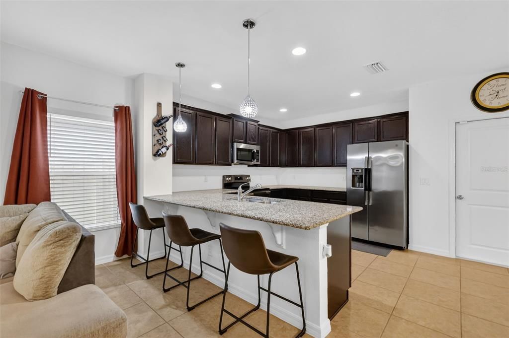 En Venta: $340,000 (4 camas, 2 baños, 1713 Pies cuadrados)