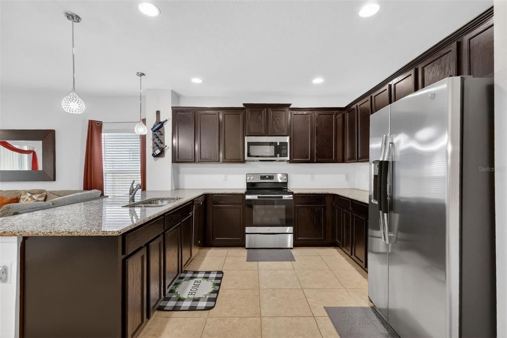 En Venta: $340,000 (4 camas, 2 baños, 1713 Pies cuadrados)