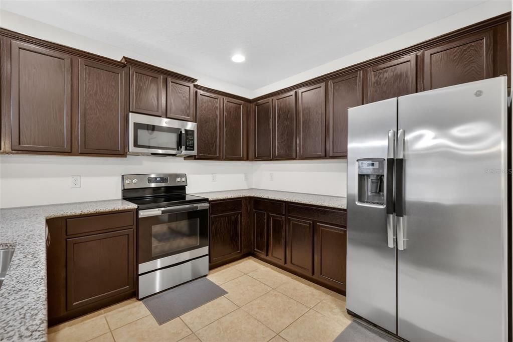 En Venta: $340,000 (4 camas, 2 baños, 1713 Pies cuadrados)