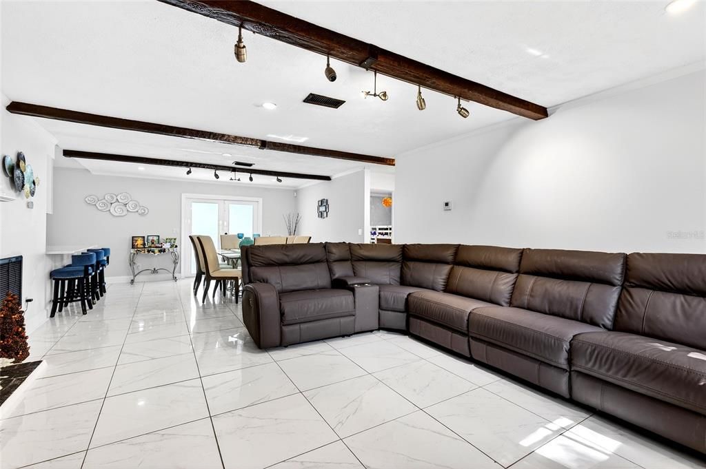 待售: $500,000 (3 贝兹, 2 浴室, 2336 平方英尺)