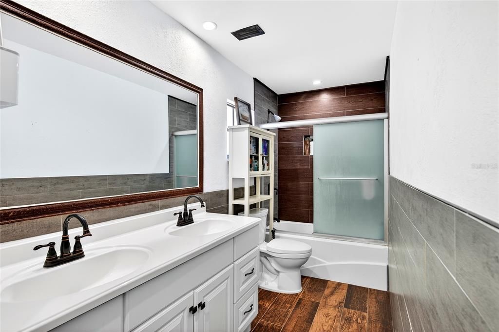 待售: $500,000 (3 贝兹, 2 浴室, 2336 平方英尺)