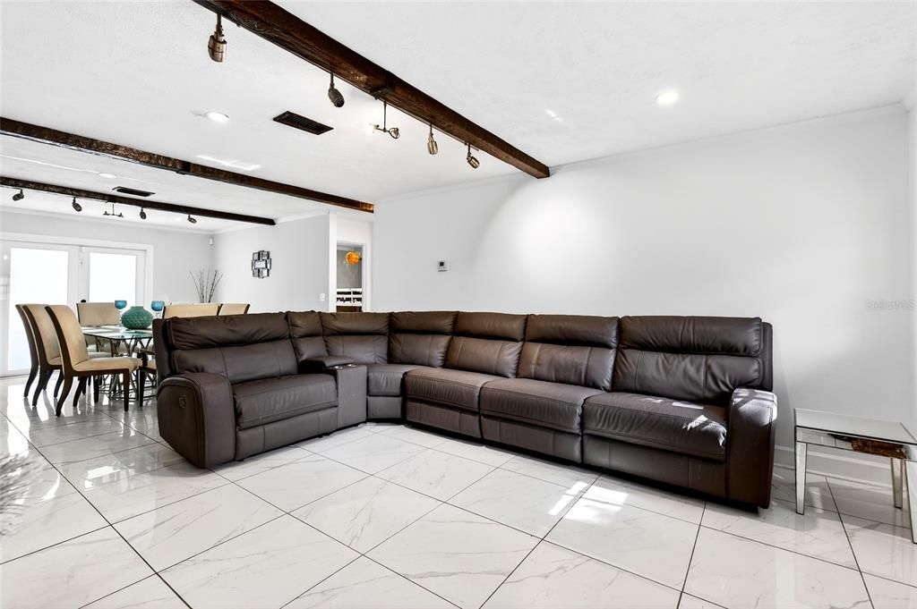 待售: $500,000 (3 贝兹, 2 浴室, 2336 平方英尺)