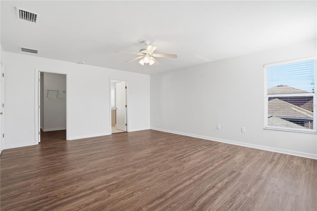 For Sale: $354,900 (4 beds, 2 baths, 2595 Square Feet)