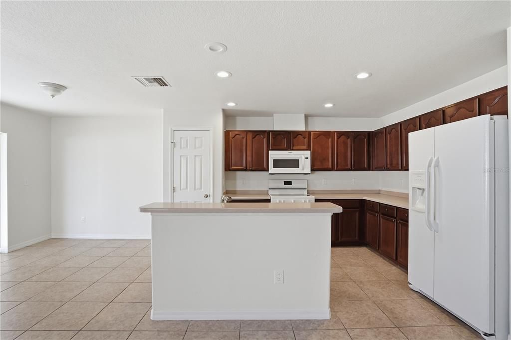 For Sale: $354,900 (4 beds, 2 baths, 2595 Square Feet)