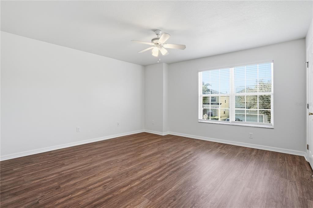 For Sale: $354,900 (4 beds, 2 baths, 2595 Square Feet)