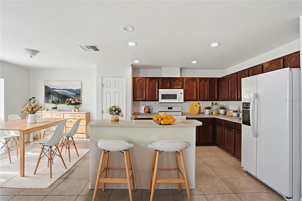 For Sale: $354,900 (4 beds, 2 baths, 2595 Square Feet)