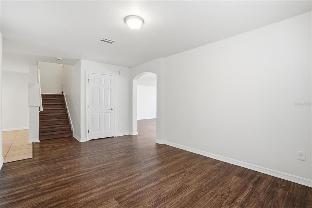 For Sale: $354,900 (4 beds, 2 baths, 2595 Square Feet)