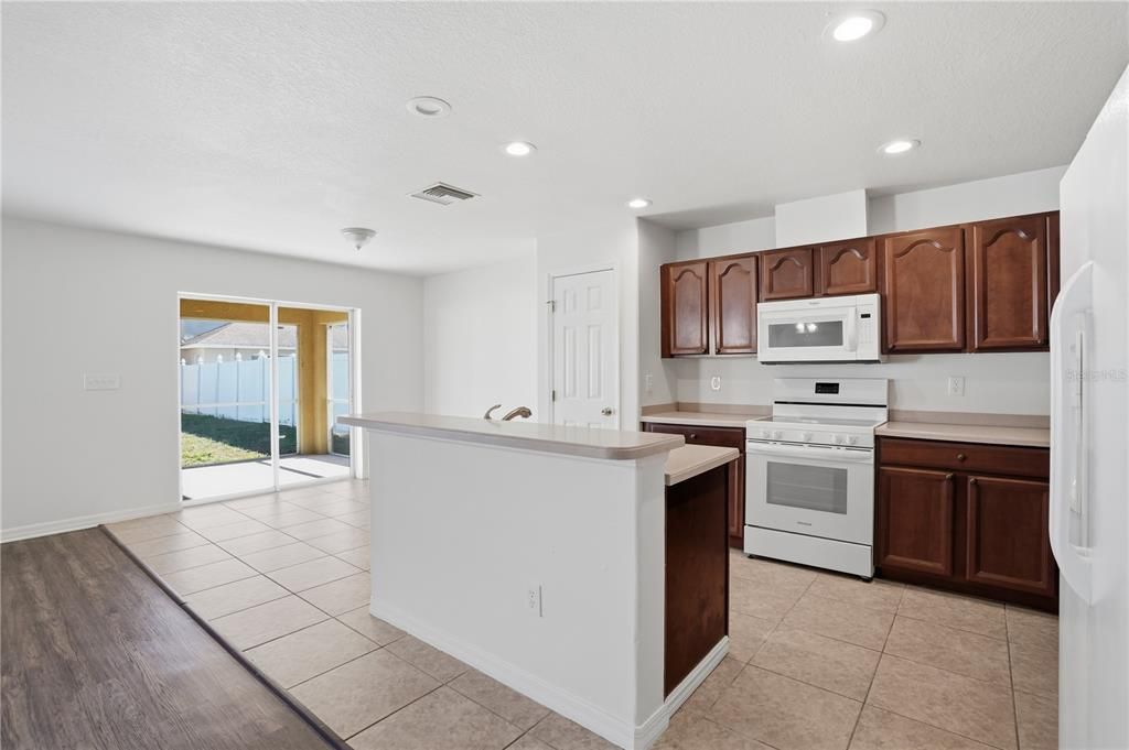 For Sale: $354,900 (4 beds, 2 baths, 2595 Square Feet)