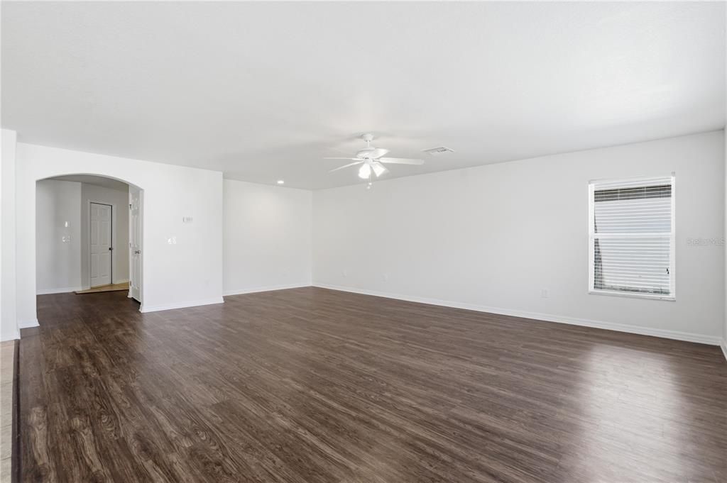 For Sale: $354,900 (4 beds, 2 baths, 2595 Square Feet)