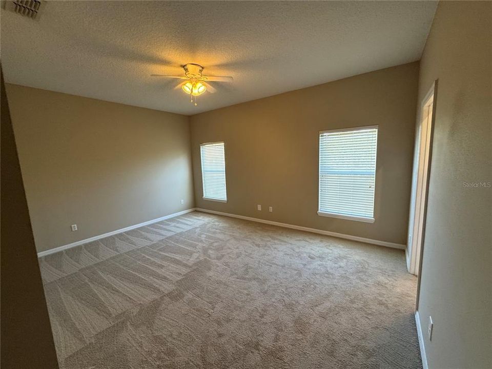 出租: $2,495 (4 贝兹, 2 浴室, 1712 平方英尺)