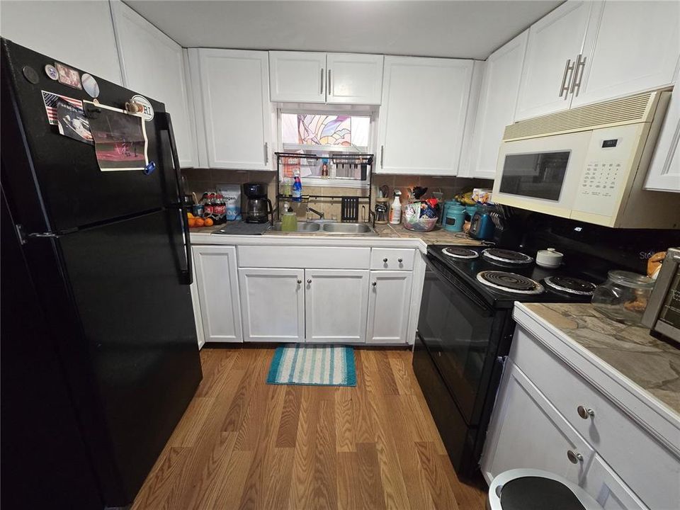 待售: $115,000 (2 贝兹, 1 浴室, 660 平方英尺)