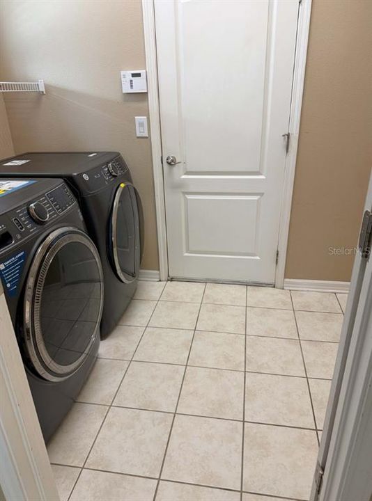 For Sale: $350,000 (3 beds, 2 baths, 1657 Square Feet)