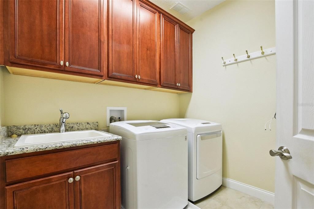 待售: $897,000 (4 贝兹, 4 浴室, 3462 平方英尺)