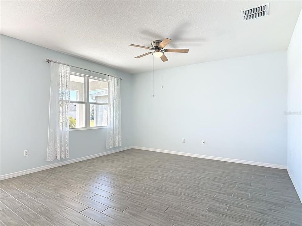 En Venta: $409,900 (3 camas, 2 baños, 1710 Pies cuadrados)