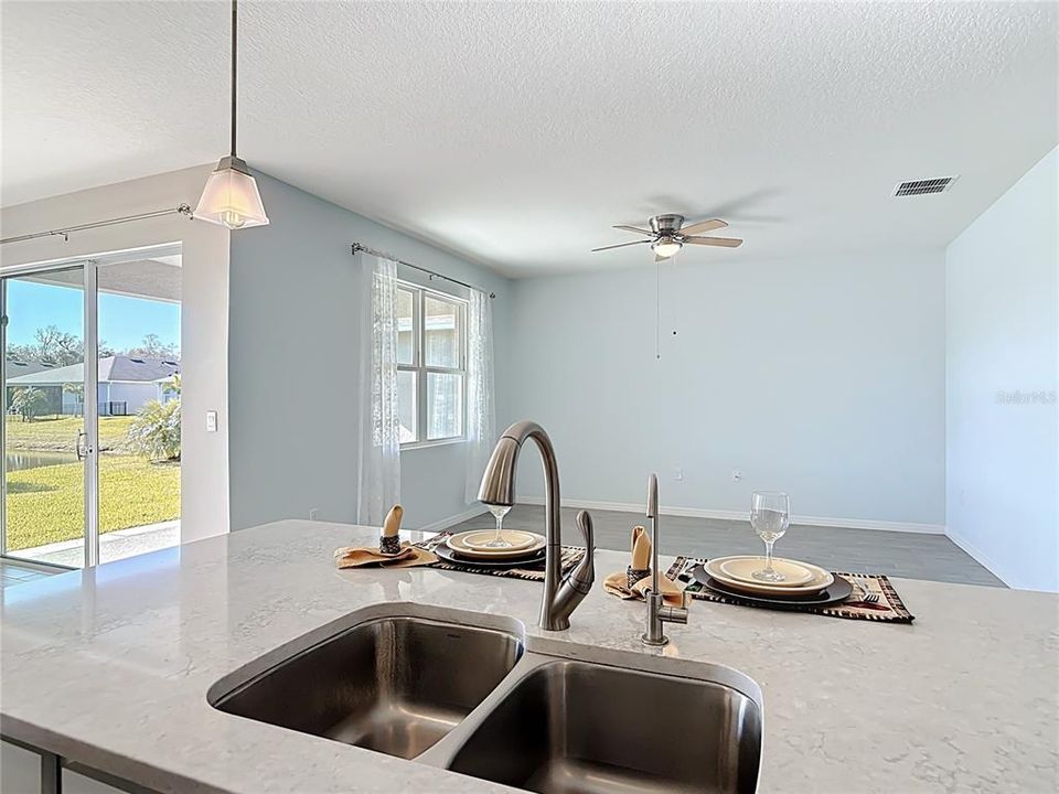 En Venta: $409,900 (3 camas, 2 baños, 1710 Pies cuadrados)