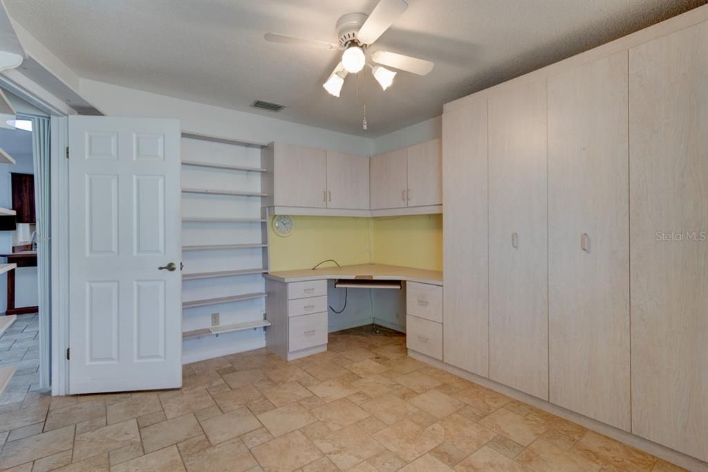 На продажу: $340,000 (3 спален, 2 ванн, 1796 Квадратных фут)