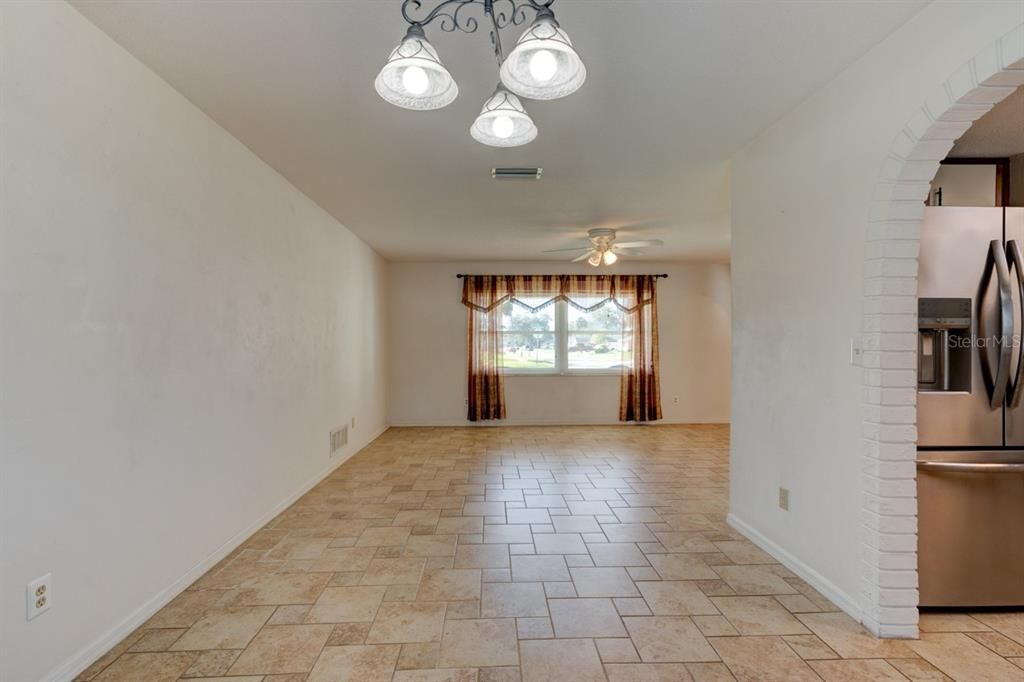 На продажу: $340,000 (3 спален, 2 ванн, 1796 Квадратных фут)