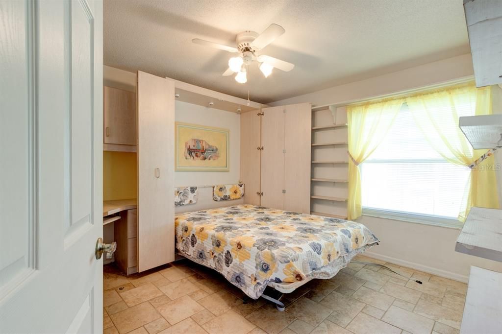 На продажу: $340,000 (3 спален, 2 ванн, 1796 Квадратных фут)