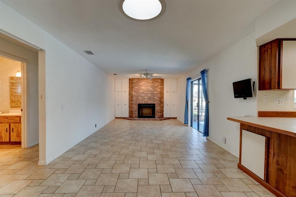 На продажу: $340,000 (3 спален, 2 ванн, 1796 Квадратных фут)