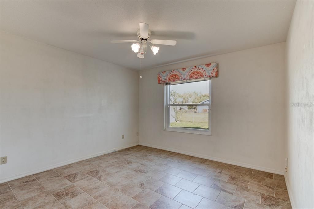 На продажу: $340,000 (3 спален, 2 ванн, 1796 Квадратных фут)