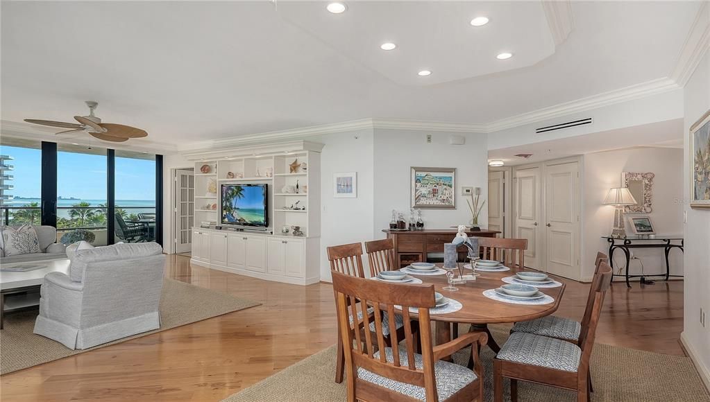 待售: $2,195,000 (3 贝兹, 3 浴室, 2375 平方英尺)