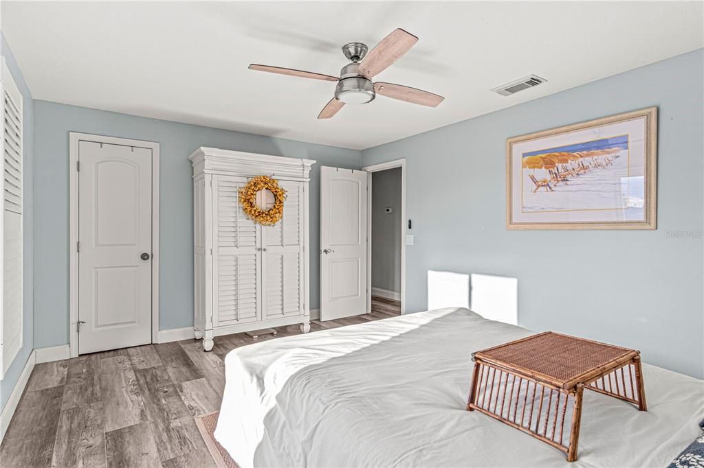 En Venta: $989,000 (3 camas, 2 baños, 1200 Pies cuadrados)