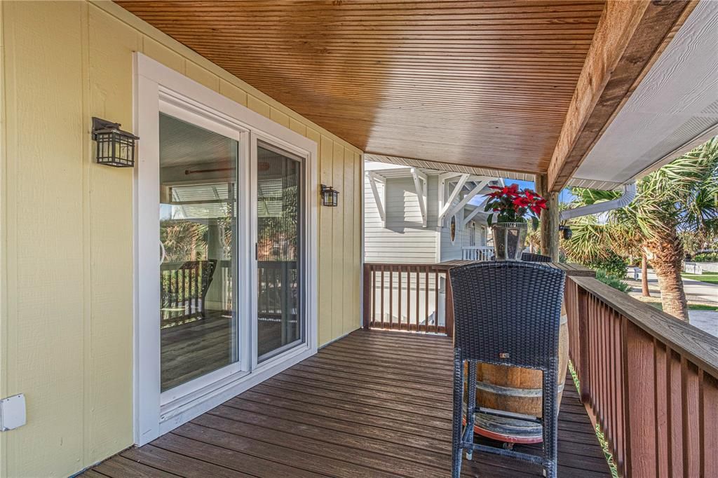 En Venta: $989,000 (3 camas, 2 baños, 1200 Pies cuadrados)