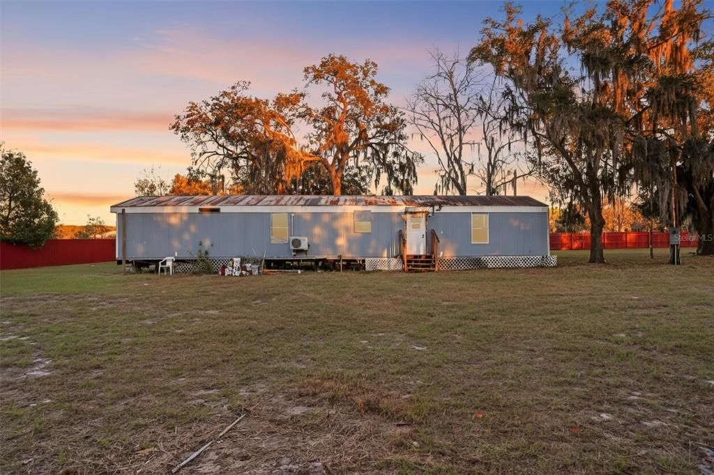 For Sale: $160,000 (2 beds, 2 baths, 896 Square Feet)