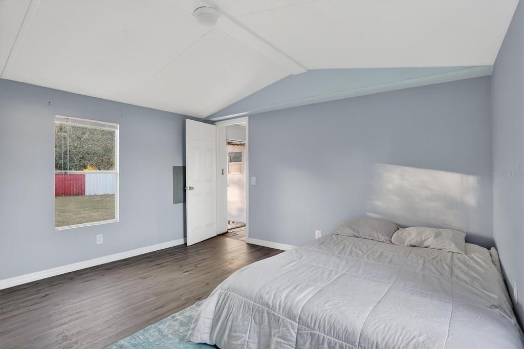 For Sale: $160,000 (2 beds, 2 baths, 896 Square Feet)