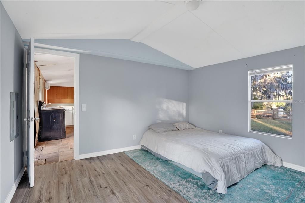 For Sale: $160,000 (2 beds, 2 baths, 896 Square Feet)