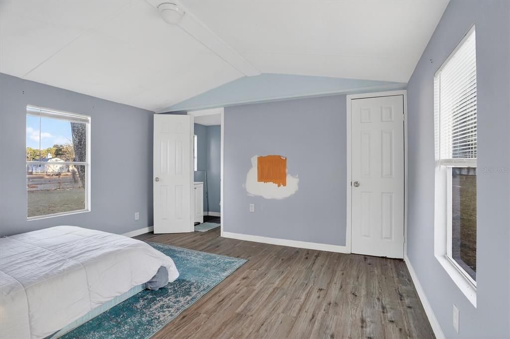 For Sale: $160,000 (2 beds, 2 baths, 896 Square Feet)