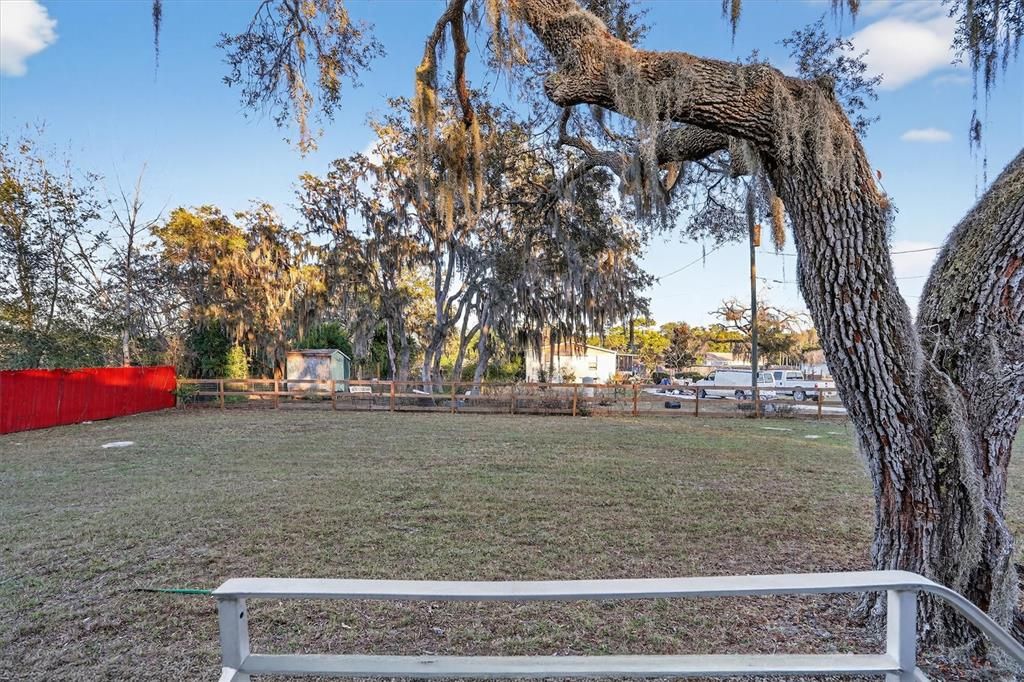 For Sale: $160,000 (2 beds, 2 baths, 896 Square Feet)