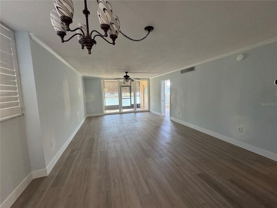 En Venta: $319,000 (2 camas, 2 baños, 1170 Pies cuadrados)