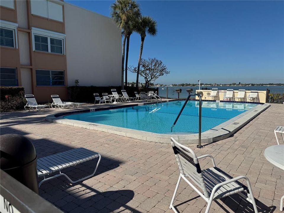 На продажу: $319,000 (2 спален, 2 ванн, 1170 Квадратных фут)