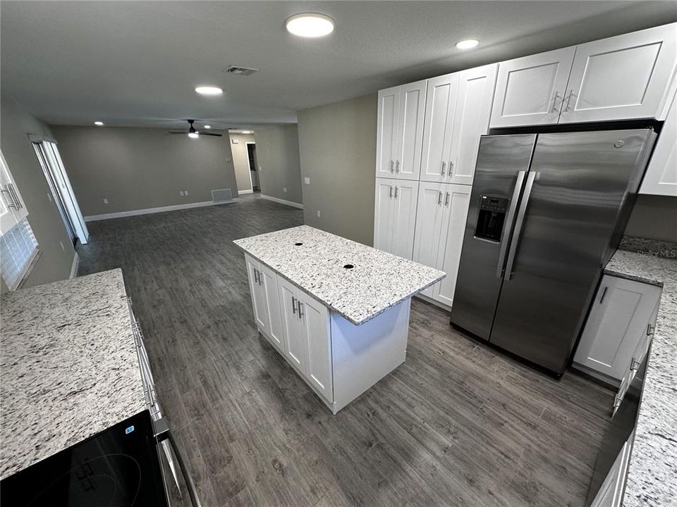 For Rent: $2,295 (3 beds, 2 baths, 1204 Square Feet)