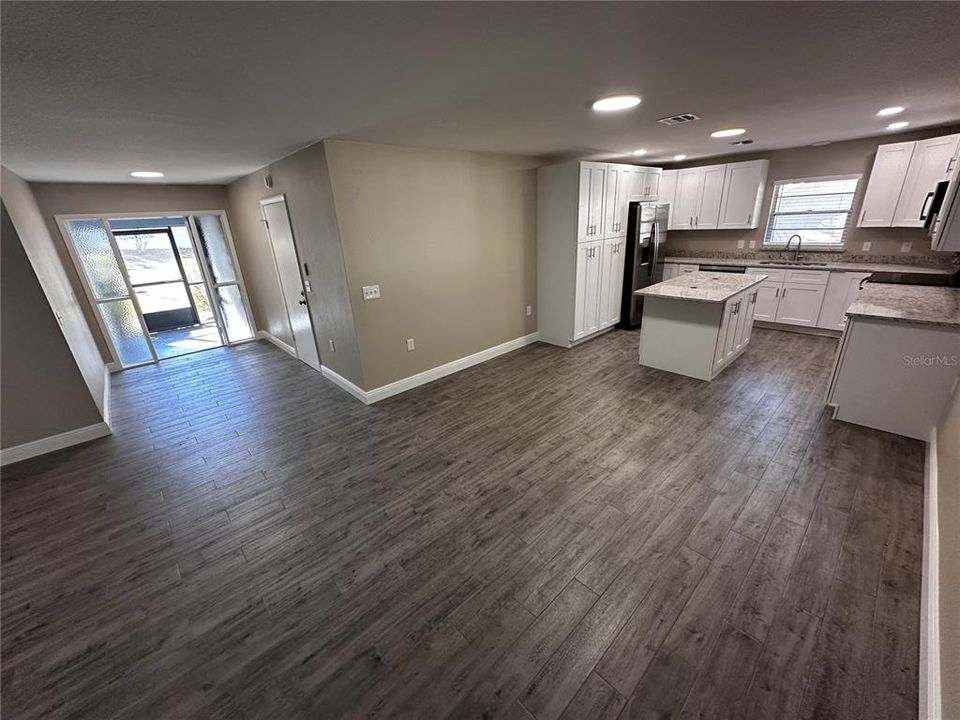 For Rent: $2,295 (3 beds, 2 baths, 1204 Square Feet)