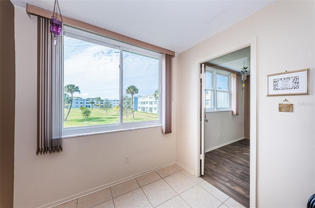 待售: $139,900 (1 贝兹, 1 浴室, 825 平方英尺)