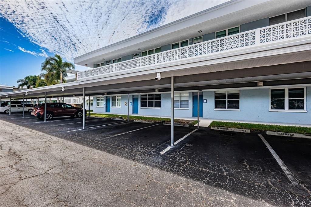 待售: $139,900 (1 贝兹, 1 浴室, 825 平方英尺)