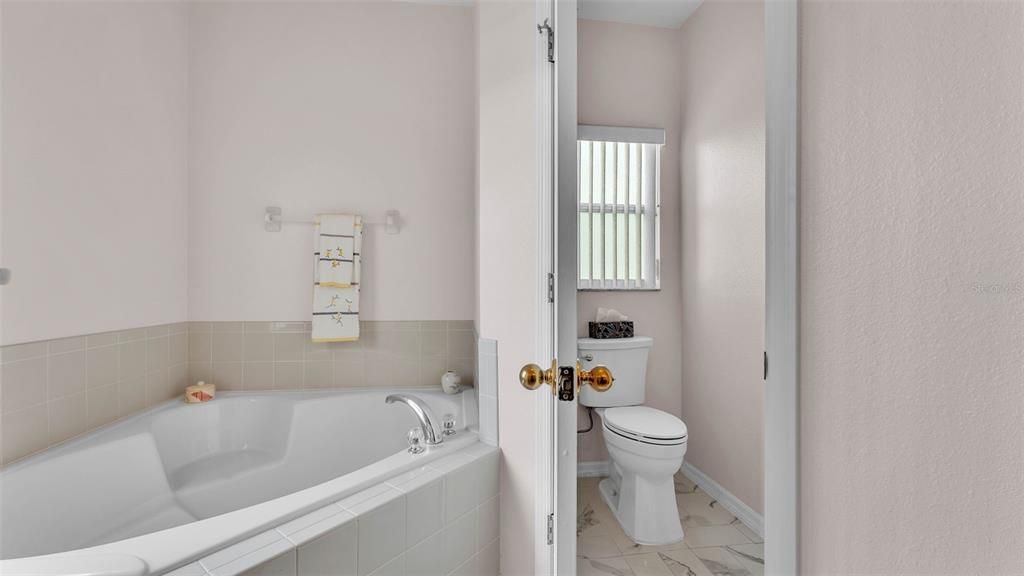 En Venta: $260,000 (3 camas, 2 baños, 1610 Pies cuadrados)