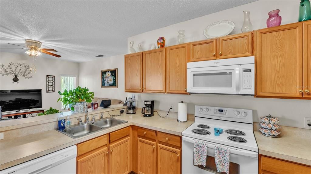 En Venta: $260,000 (3 camas, 2 baños, 1610 Pies cuadrados)