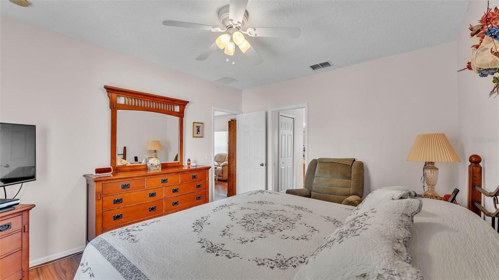 En Venta: $260,000 (3 camas, 2 baños, 1610 Pies cuadrados)