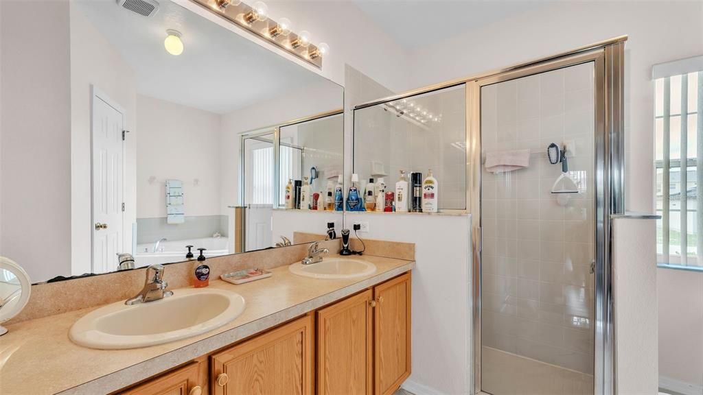 En Venta: $260,000 (3 camas, 2 baños, 1610 Pies cuadrados)