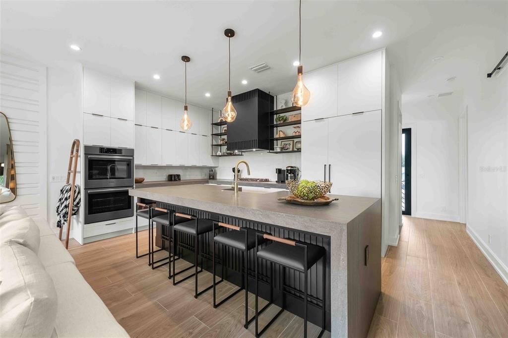 На продажу: $3,750,000 (4 спален, 5 ванн, 2259 Квадратных фут)