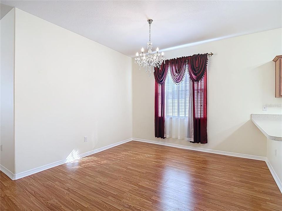 待售: $303,000 (3 贝兹, 2 浴室, 1672 平方英尺)